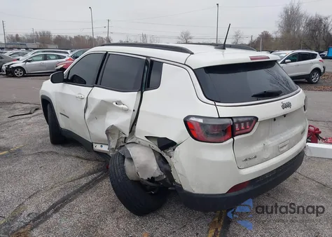 2019 Jeep Compass Latitude 4X4 из США, поврежденный, VIN 3C4NJDBB2KT647661